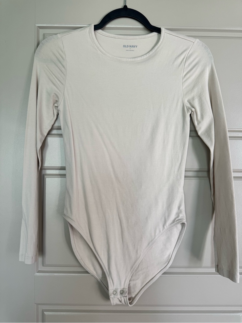 Old Navy Long Sleeve Bodysuit in Cream